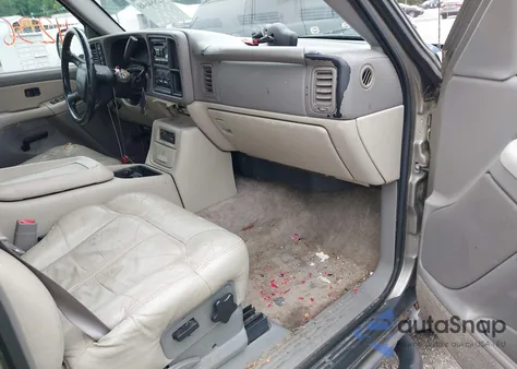 2002 Chevrolet Suburban 1500 Z71 z USA, uszkodzony, nr VIN 3GNFK16Z62G267729